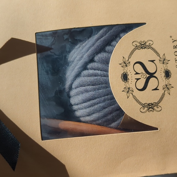 Stitch & Story Chunky Cable Headband Knitting Kit Merino - Picture 4 of 7